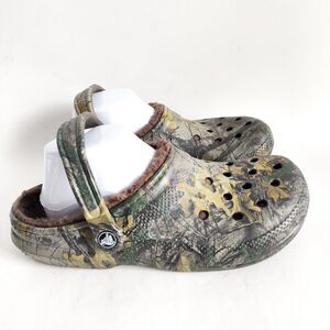 CROCS Camouflage Mules with Faux Fur Lining